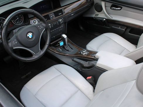Used 2013 BMW 335i Convertible RWD image 22