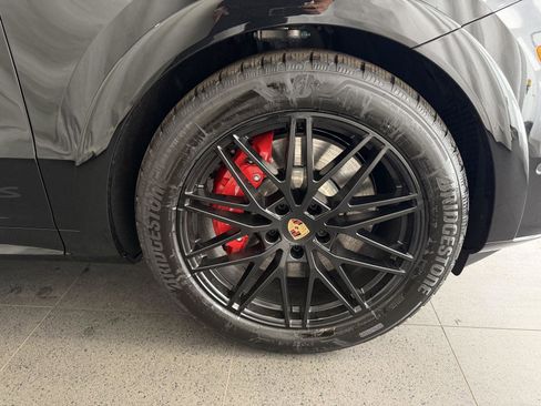 New 2026 Porsche Cayenne GTS image 13