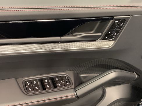 New 2026 Porsche Cayenne Coupe image 14