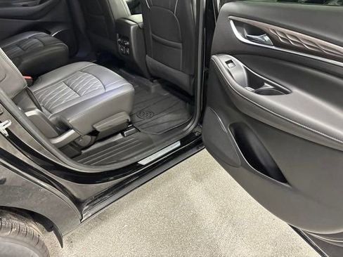 Used 2023 Buick Enclave Avenir AWD/4WD image 12