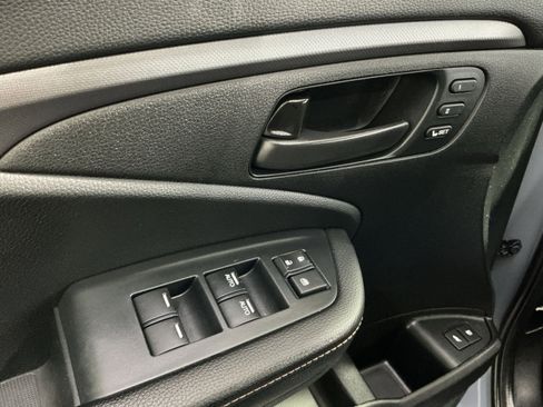 Used 2023 Honda Passport TrailSport image 16