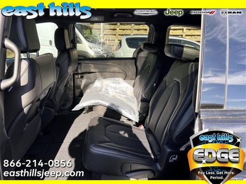 New 2026 Chrysler Pacifica Select w/ S Appearance Package image 5