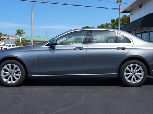Used 2018 Mercedes-Benz E 300 4MATIC image 4