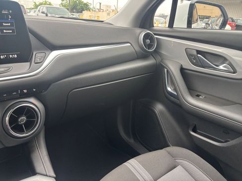 Used 2025 Chevrolet Blazer LT FWD image 36