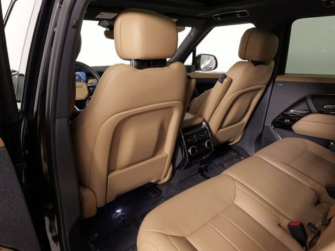 Used 2025 Land Rover Range Rover Sport SE image 32