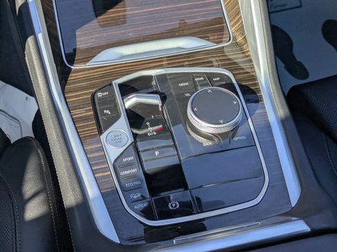 Used 2025 BMW X6 xDrive40i image 23