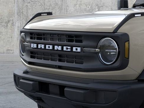 New 2025 Ford Bronco 4-Door image 19