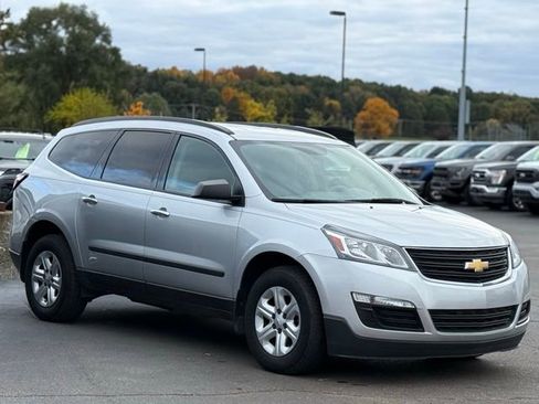 Used 2017 Chevrolet Traverse LS image 37