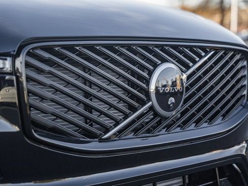 New 2026 Volvo XC60 T8 Plus w/ Protection Package Premier image 11