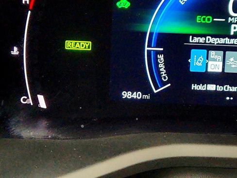 Used 2025 Toyota Camry SE image 14