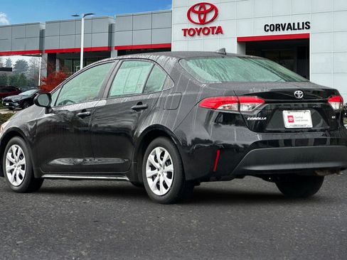 Used 2023 Toyota Corolla LE image 6