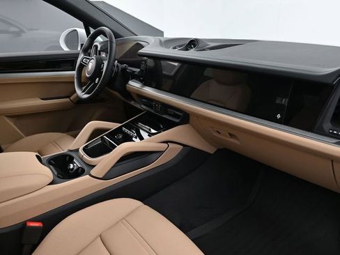 Certified 2026 Porsche Cayenne Coupe AWD/4WD image 14