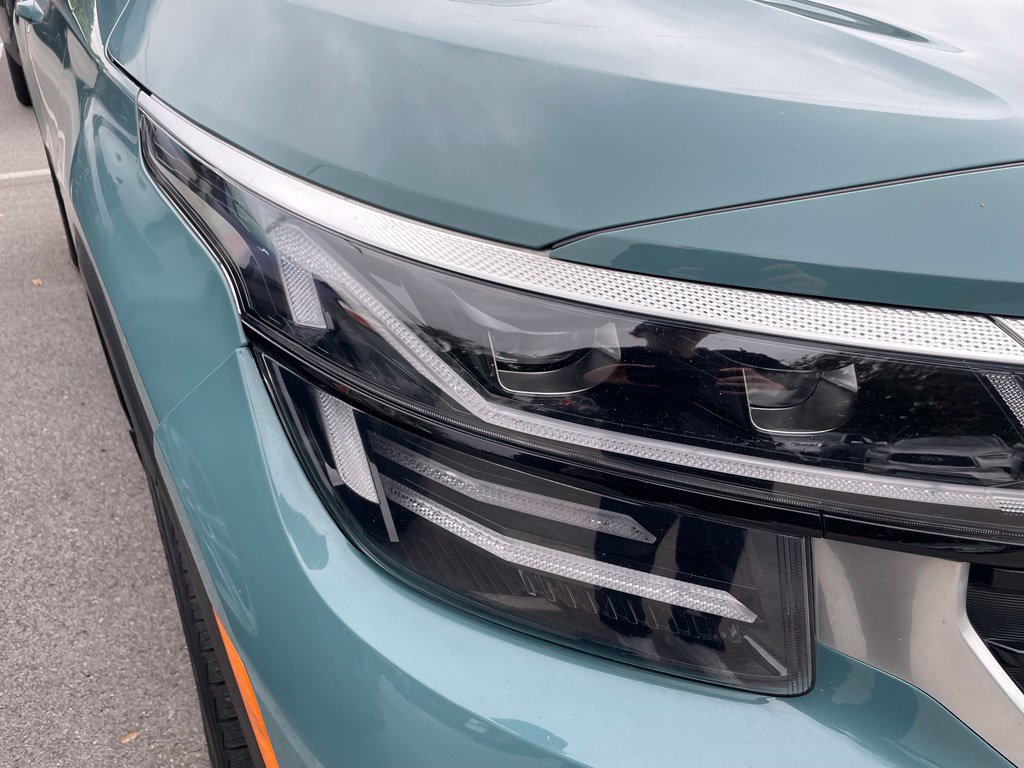 Certified 2024 Kia Seltos SX w/ SX Sunroof Package AWD/4WD image 8