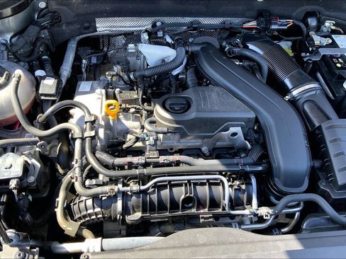 Certified 2025 Volkswagen Taos S FWD image 32
