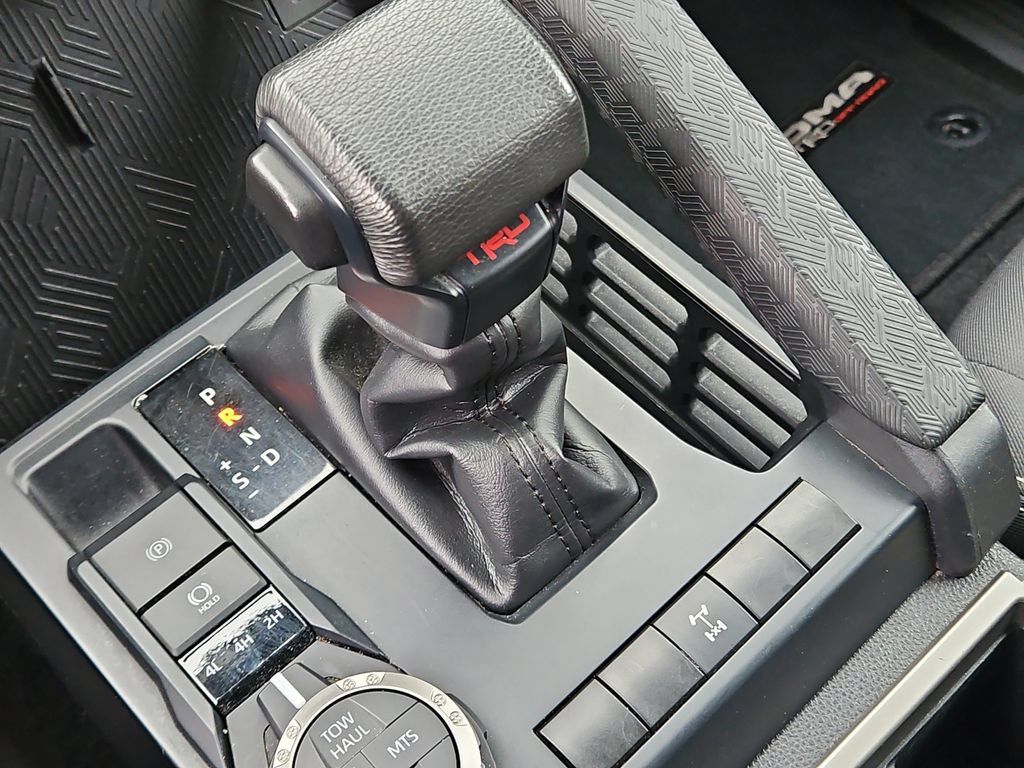 Used 2024 Toyota Tacoma TRD Off-Road AWD/4WD image 33
