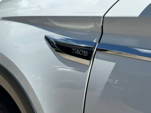 Certified 2023 Volkswagen Taos SE w/ Panoramic Sunroof Package FWD image 32