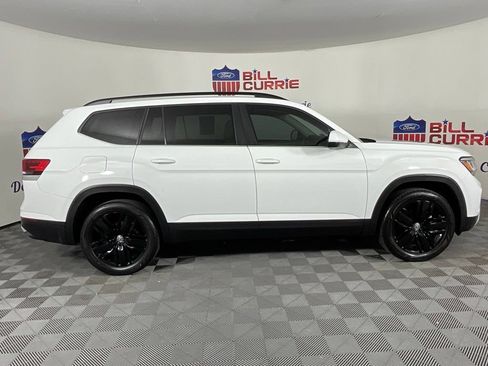 Used 2022 Volkswagen Atlas SE FWD image 2