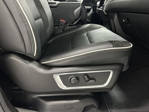 Used 2025 RAM 1500 Laramie AWD/4WD image 52