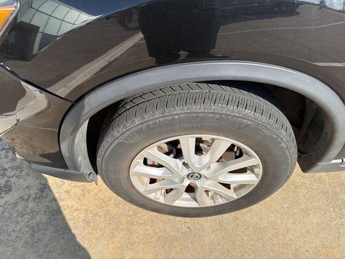 Used 2019 Nissan Rogue SV AWD/4WD image 3