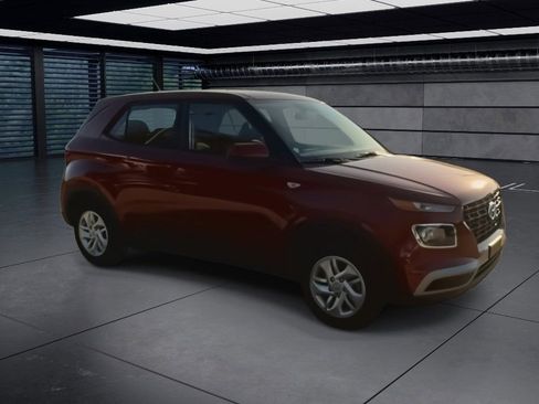 Used 2026 Hyundai Venue SE image 3