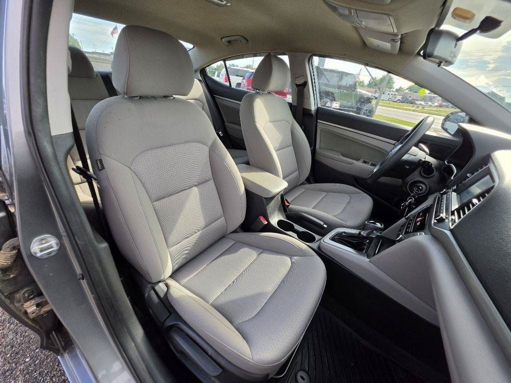 Used 2018 Hyundai Elantra SEL w/ Winter Weather Package FWD image 15