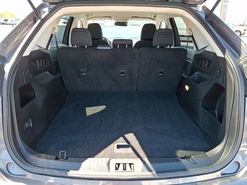 Used 2023 Ford Edge SE image 27