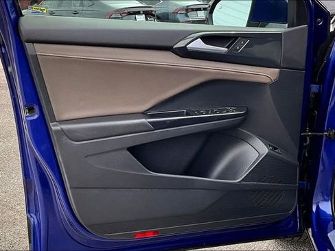 Used 2022 Volkswagen Taos SEL image 17