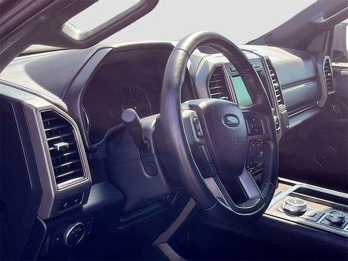 Used 2021 Ford Expedition Limited image 9