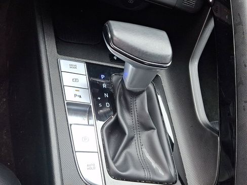 Used 2024 Hyundai Elantra Limited image 27