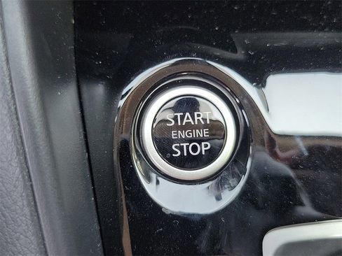 New 2025 Nissan Versa SV w/ Trunk Package image 10