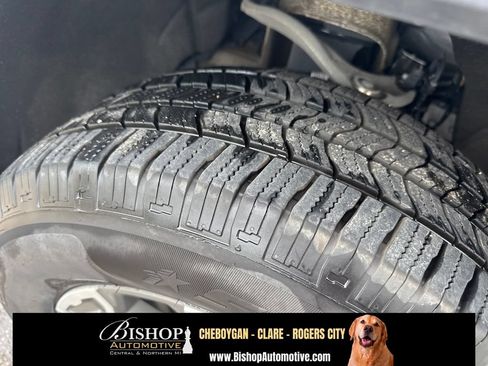 Used 2024 GMC Sierra 1500 SLT AWD/4WD image 17
