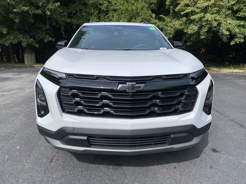 Used 2026 Chevrolet Equinox LT w/ Convenience Package II FWD image 3