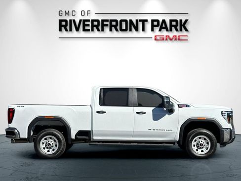 Used 2024 GMC Sierra 2500 Pro image 2