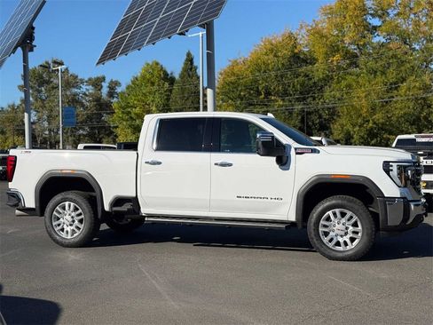 Used 2024 GMC Sierra 2500 SLT image 4