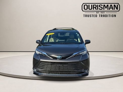 Used 2022 Toyota Sienna XLE FWD image 4