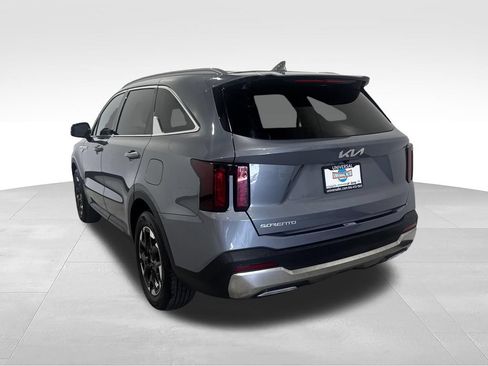 Used 2024 Kia Sorento S FWD image 40