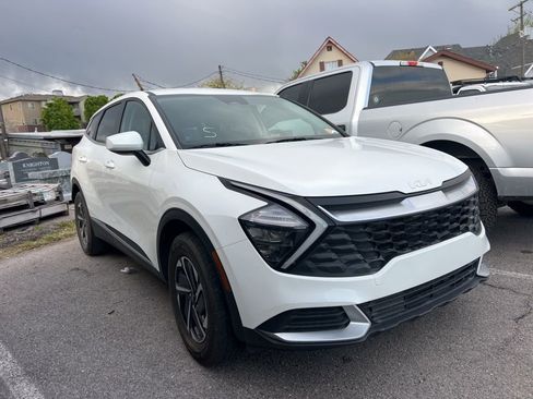 Used 2023 Kia Sportage LX image 6