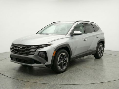 Used 2025 Hyundai Tucson SEL FWD image 3