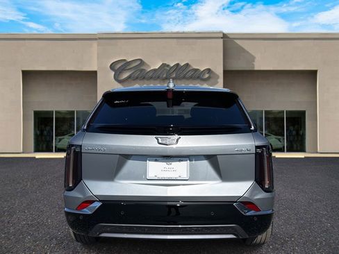 New 2026 Cadillac Optiq Luxury 2 image 4