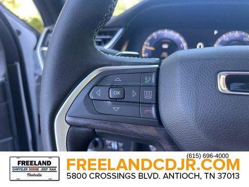 New 2025 Jeep Grand Cherokee Limited w/ Luxury Tech Group II image 9