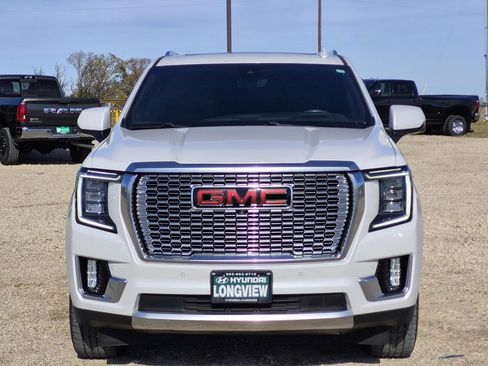 Used 2021 GMC Yukon Denali w/ Denali Premium Package AWD/4WD image 3