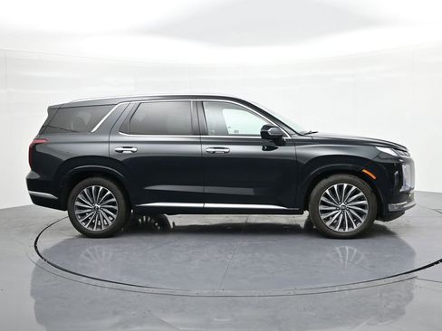 Used 2024 Hyundai Palisade Calligraphy image 5