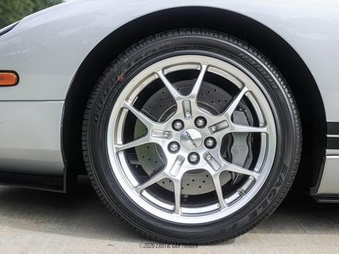 Used 2005 Ford GT RWD image 56