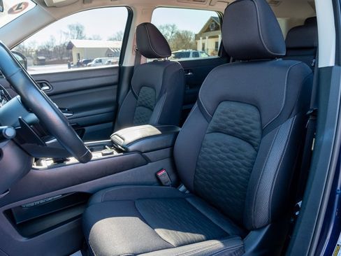 Used 2022 Nissan Pathfinder SV image 6