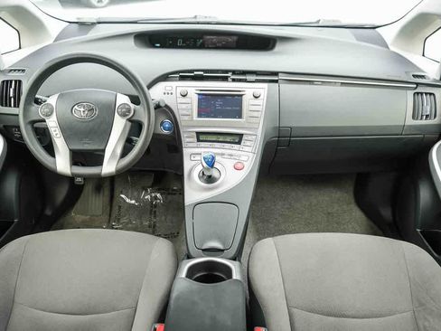Used 2015 Toyota Prius Two w/ Preferred Accessory Package FWD image 12