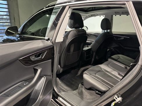 Used 2022 Audi Q8 Premium Plus image 36