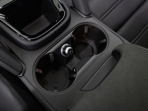 New 2026 Porsche Cayenne GTS image 19