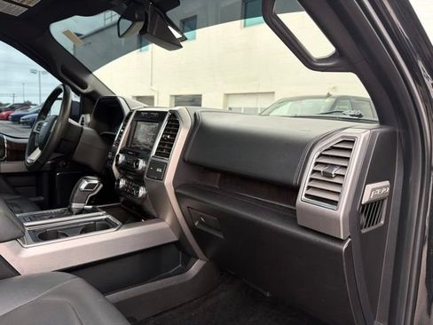 Used 2015 Ford F150 Platinum w/ Equipment Group 701A Luxury AWD/4WD image 24