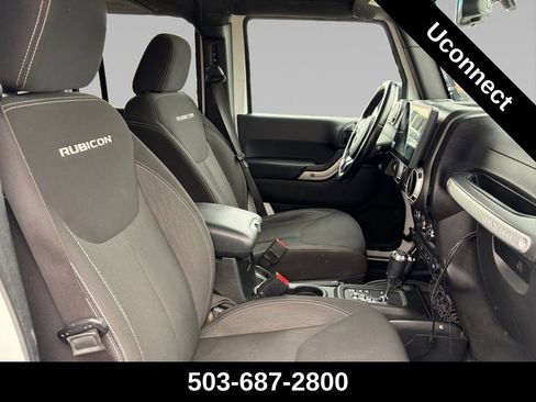 Used 2015 Jeep Wrangler Unlimited Rubicon image 18