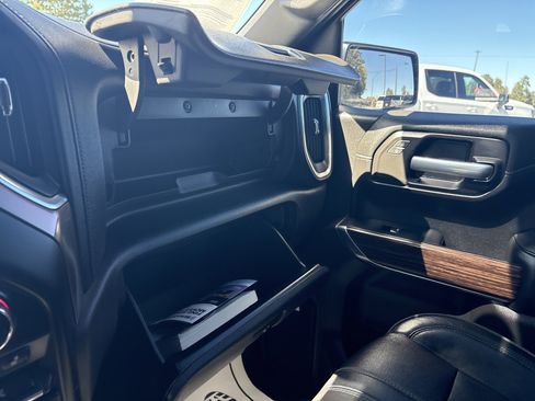 Used 2021 Chevrolet Silverado 1500 High Country w/ Technology Package image 32